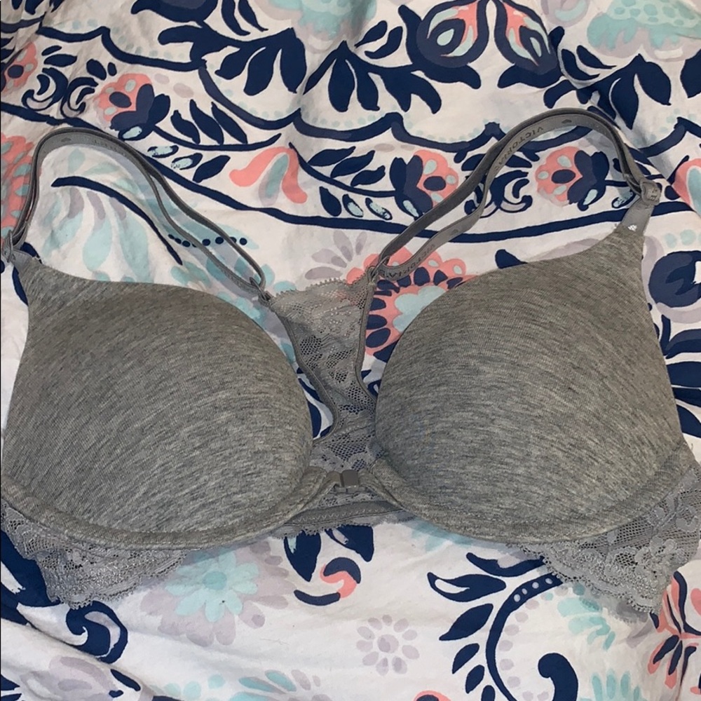 Victoria Secret Bra / 32B